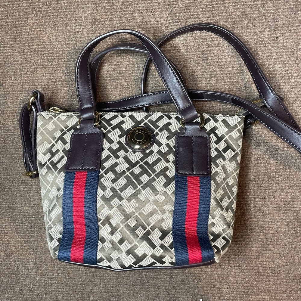 🎄Tommy Hilfiger Purse